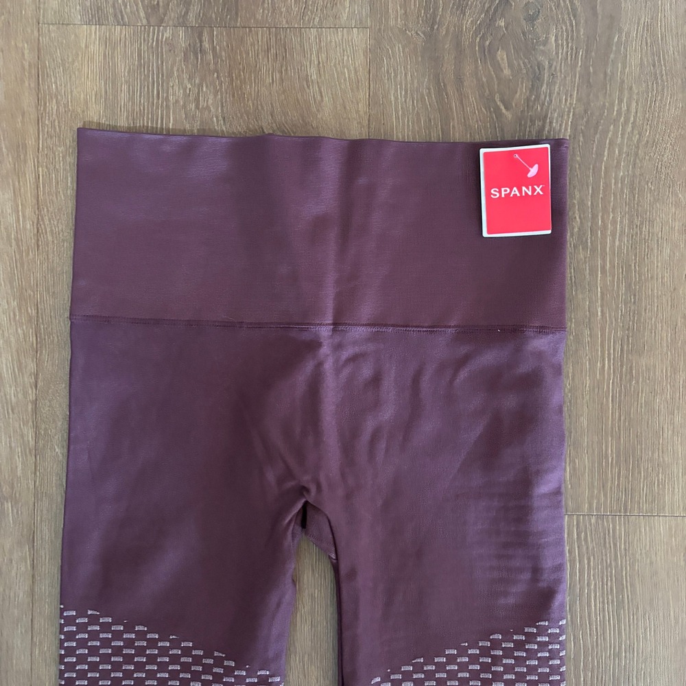 SPANX Large Seamless Moto Leggings Purple Textured Athletic Workout NWT $88 - Picture 5 of 7